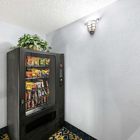 Econo Lodge Лондон Экстерьер фото