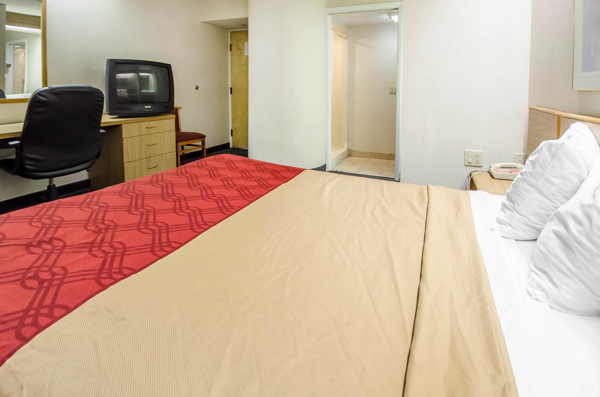 Econo Lodge Лондон Экстерьер фото