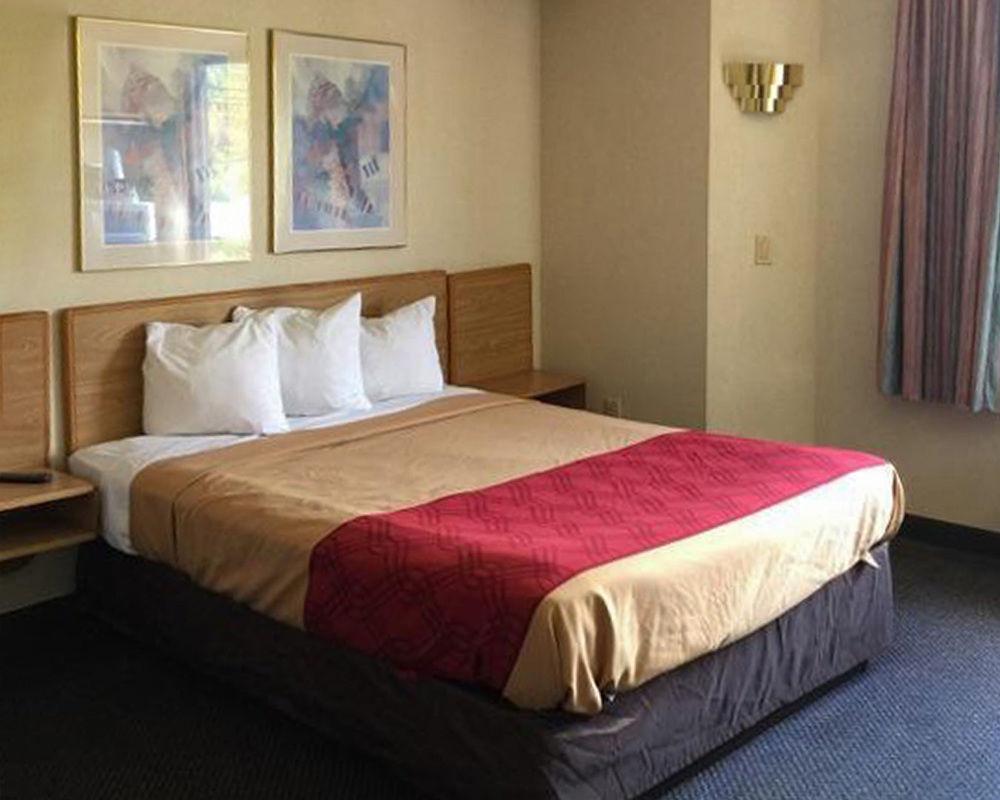 Econo Lodge Лондон Экстерьер фото