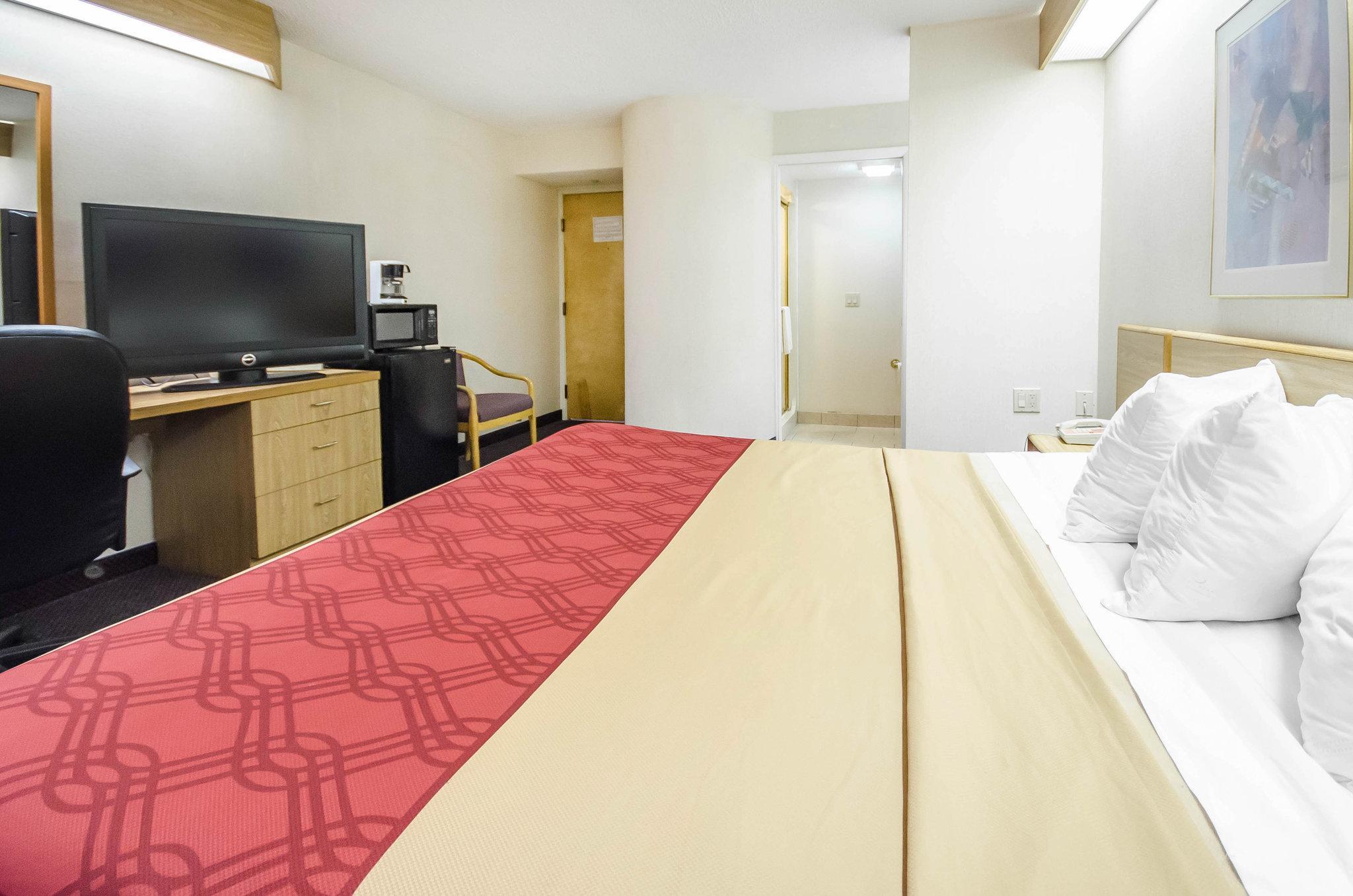 Econo Lodge Лондон Экстерьер фото