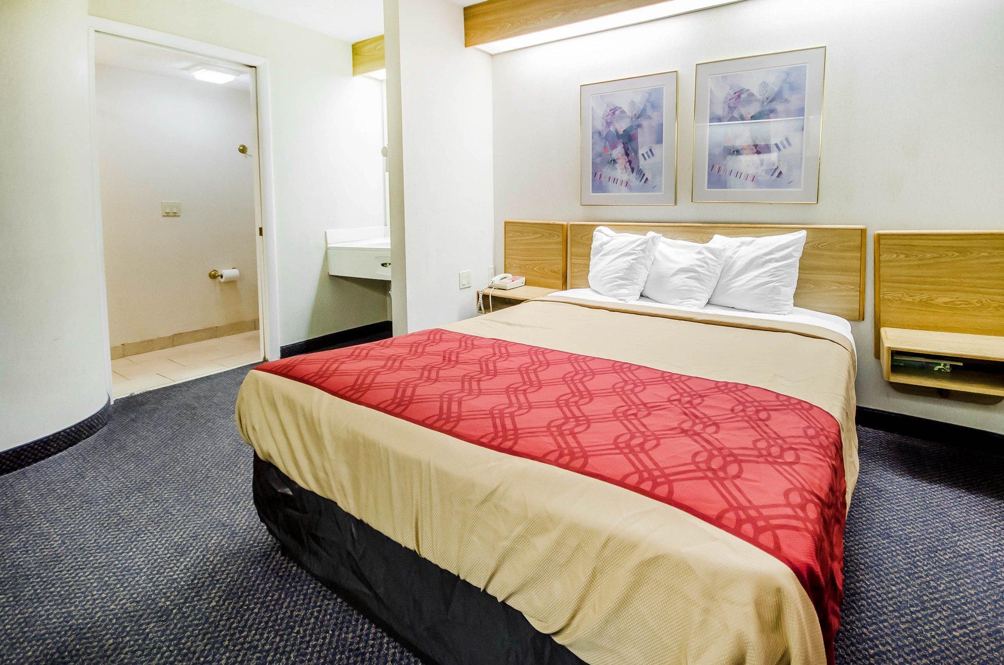 Econo Lodge Лондон Экстерьер фото